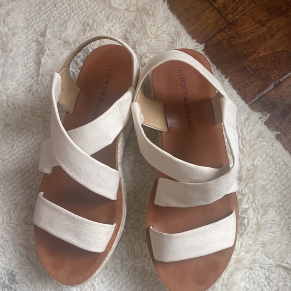 Cream platforms - Picture 2 of 5